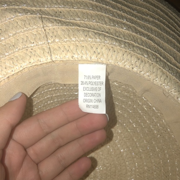 Cute straw hat with “Do Not Disturb” written on it - Picture 5 of 5